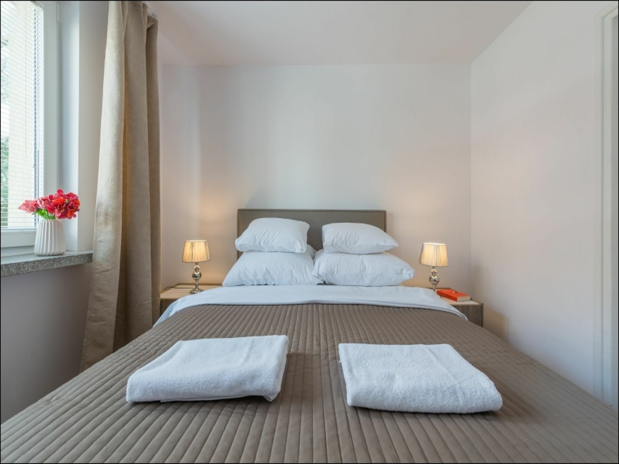 P&O Serviced Apartments Pulawska Варшава Екстериор снимка